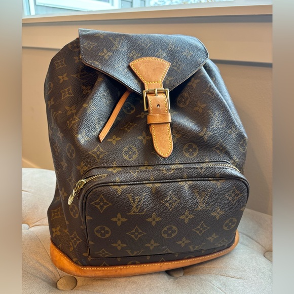 Louis Vuitton Monogram Canvas Montsouris GM backpack - Picture 2 of 16